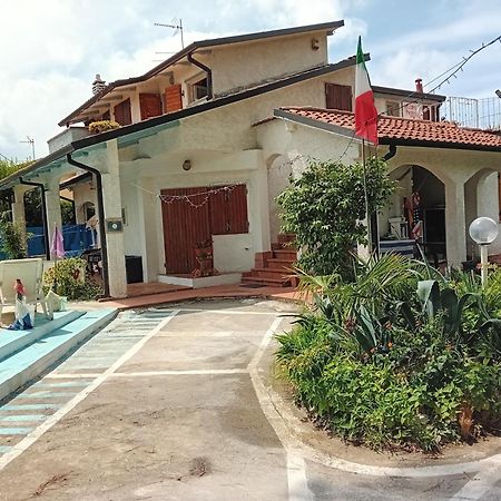Sogno Vacanze Apartment Massa  Bagian luar foto