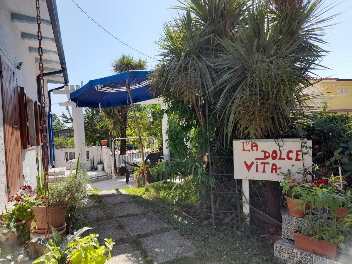 Sogno Vacanze Apartment Massa  Bagian luar foto