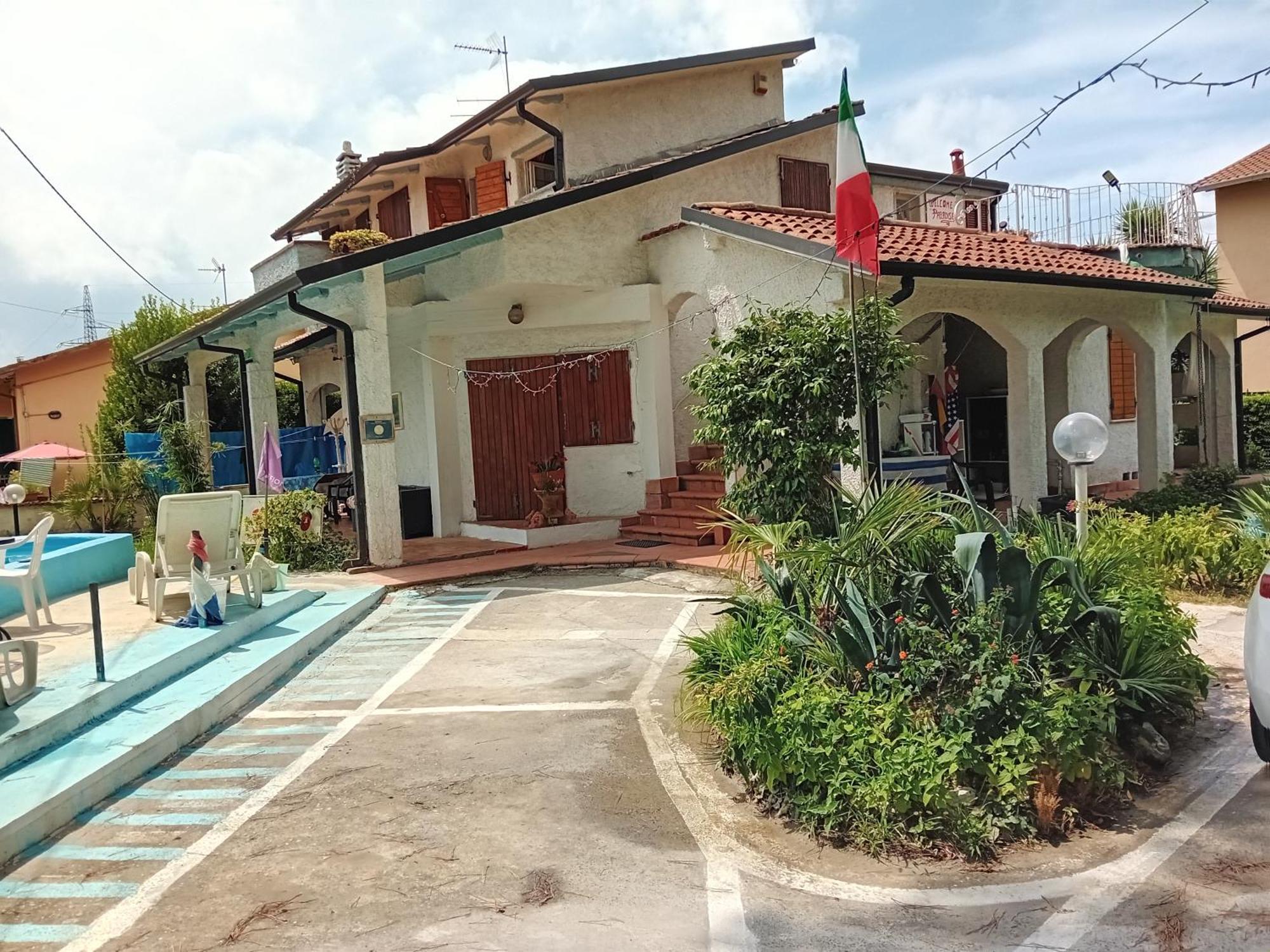 Sogno Vacanze Apartment Massa  Bagian luar foto